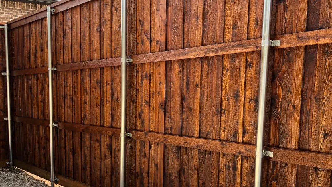 Gallery photos for Revitalize Your Fence with Stunning Staining: Image #10